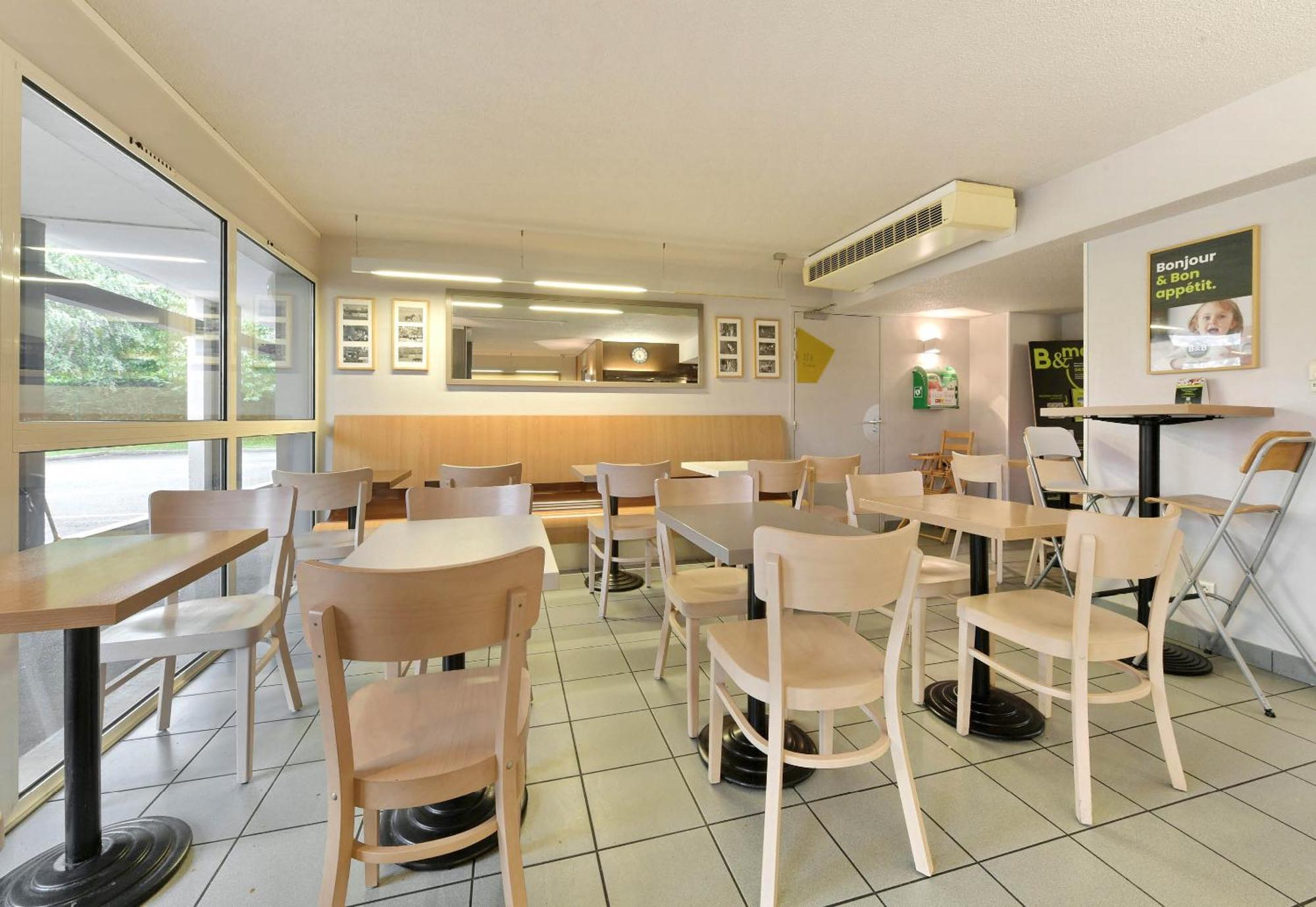 B&B Hotel Alencon Nord Esterno foto
